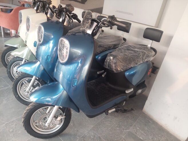 Evee Scooty