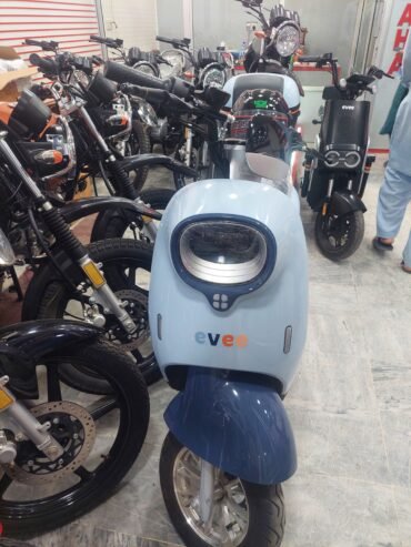 Evee Scooty