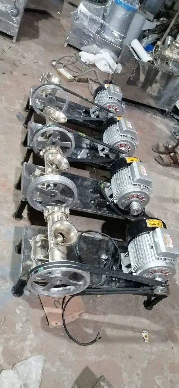 Potatoes peeler machine