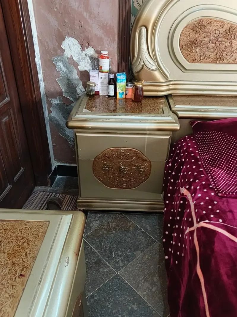 King Size wooden Bed