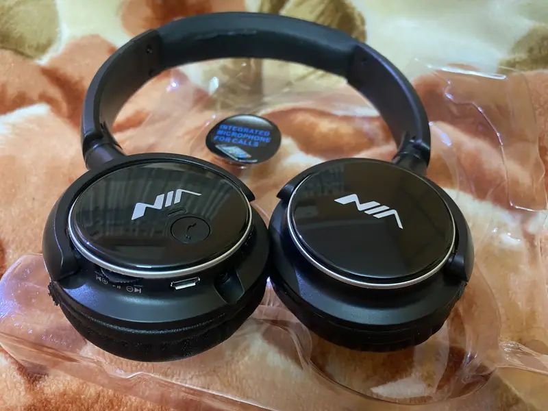 NIA Q1 Wireless Headphones