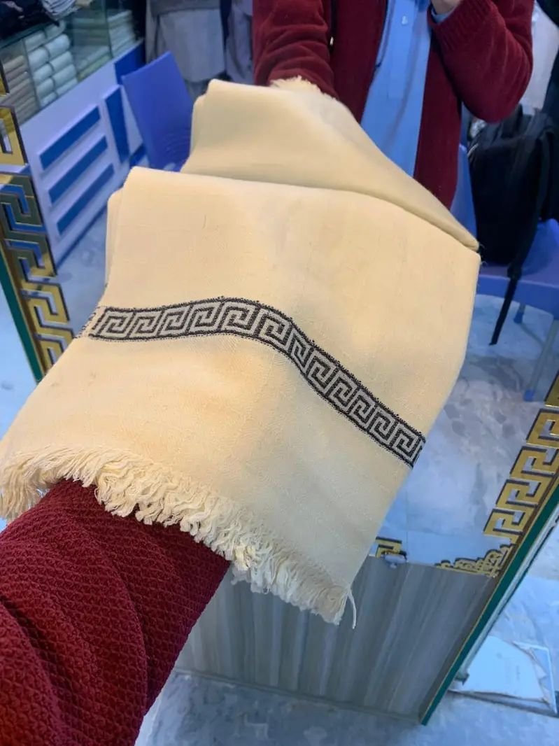 Warm woolen shawl for men