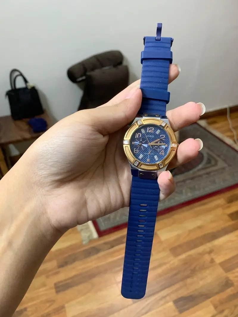 Guess woman watch