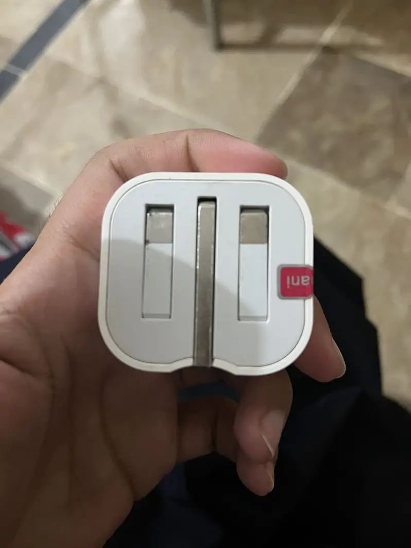 Selling iphone original charger