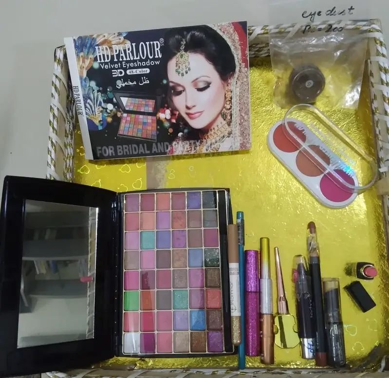 Face makeup items