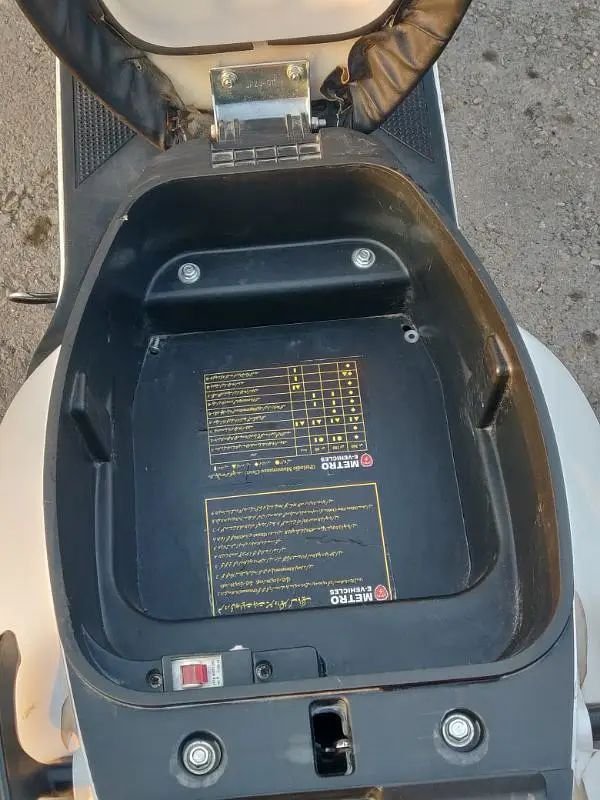 Mertro thrill scooty