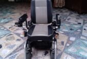 Electric wheelchair