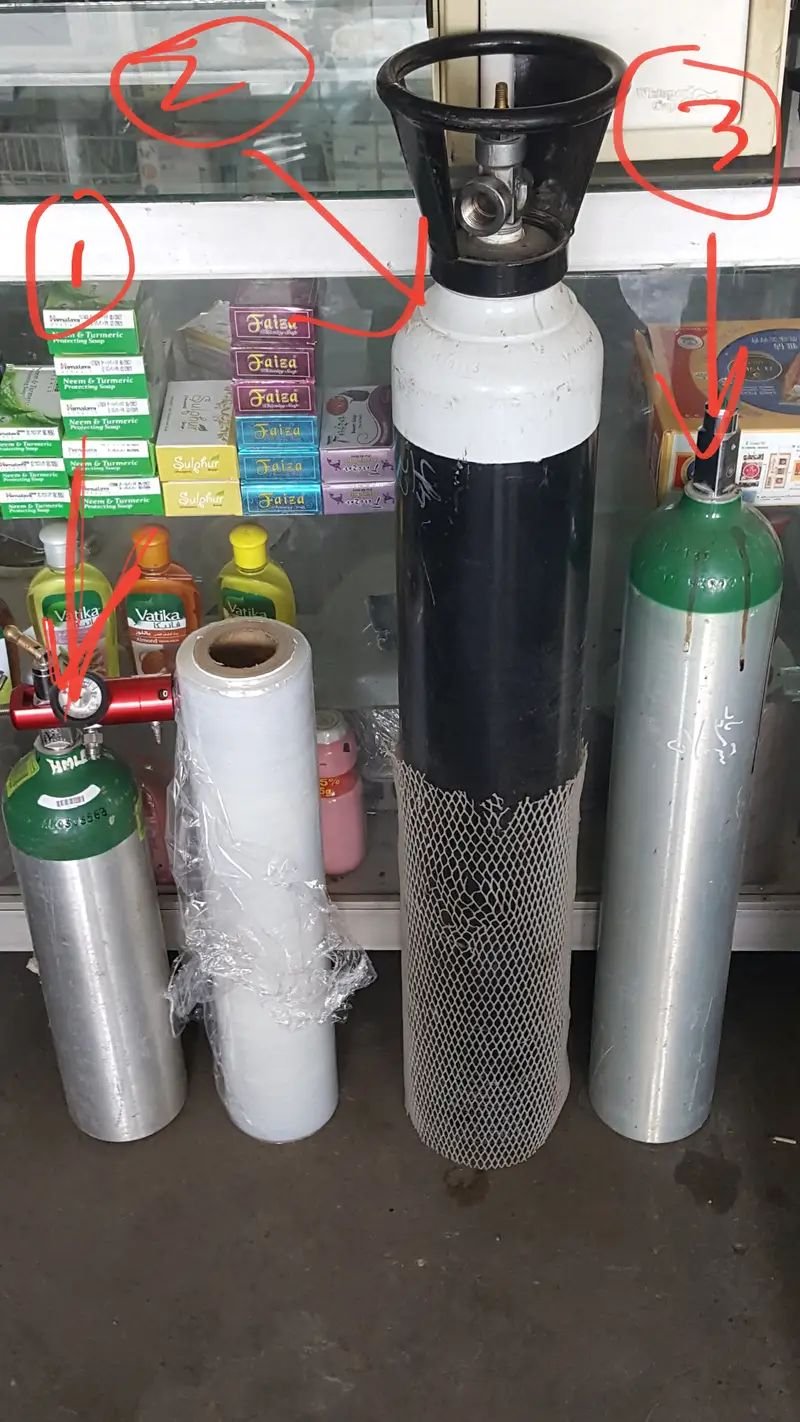 Oxygen cylinder