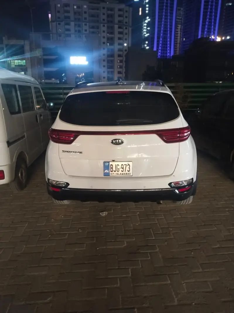 KIA SPORATGE AWD