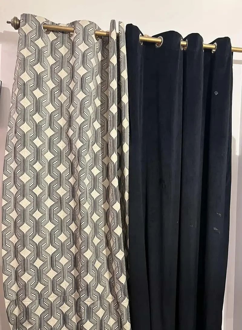 2 Curtains