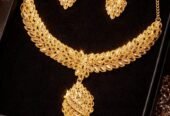 branded /necklace set/for sale