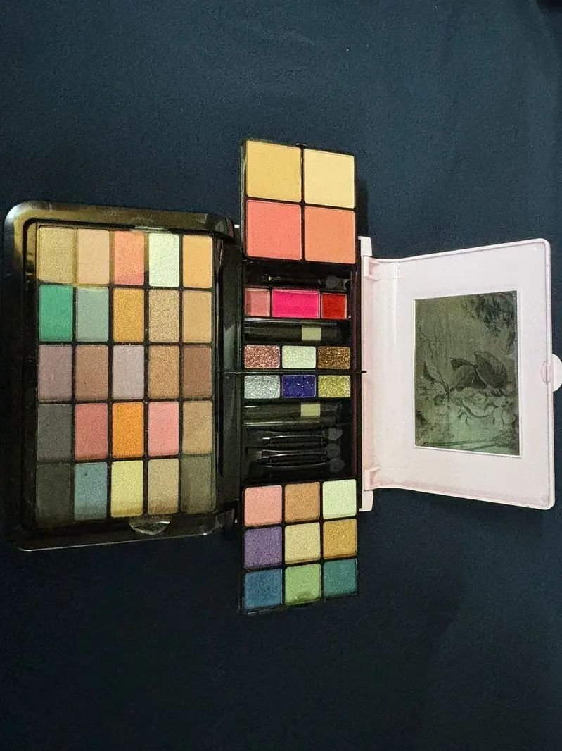 makeup kit