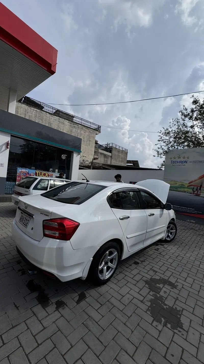 Honda City 2021 (Manual) – Immaculate Condition