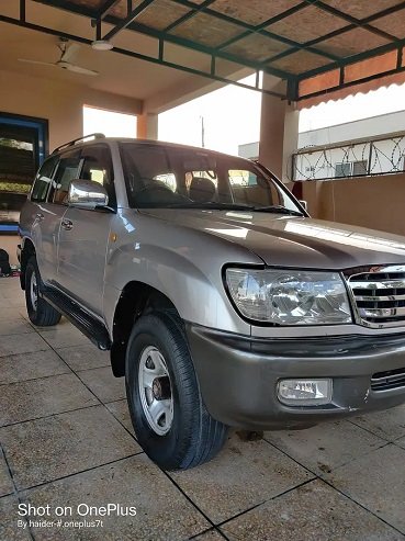 TOTOTA LAND CRUISER 1999