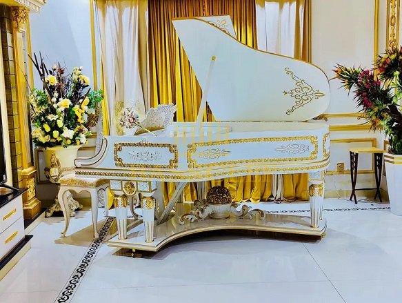 Grand Piano/piano/keyboards/pool table/billiards/sofa8.99
