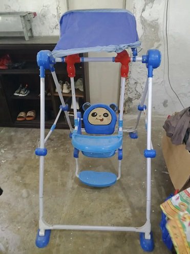 KIDS SWING