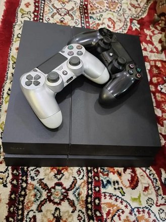 PS4 Fat 861GB with 2 Original Sony Controllers – Excellent Condition