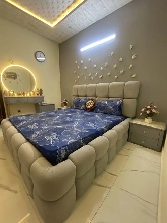 King Size Double Bed For Sale With Dressing & Side Tables , Mattress