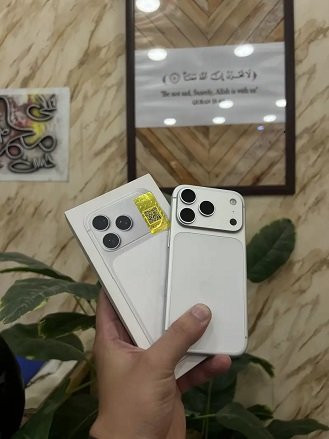 Iphone 17 Pro 256gb Silver With Box & Cable Pack | pta approved Gulberg, Lahore
