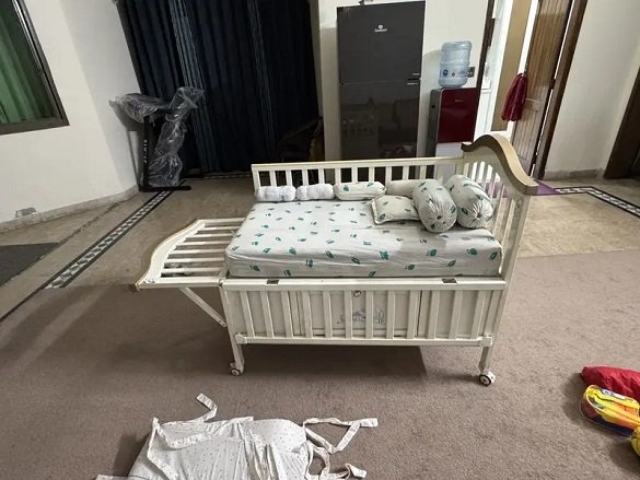 Baby Cot & Crib with Mattress – Excellent 10/10 Condition