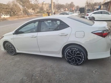 Toyota corolla Gli 1.3 auto 2018