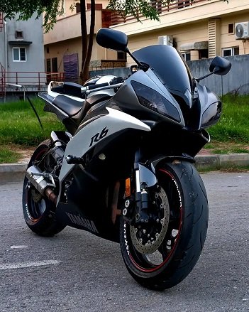 Yamaha R6 (Serious Buyers Only Whatsapp)
