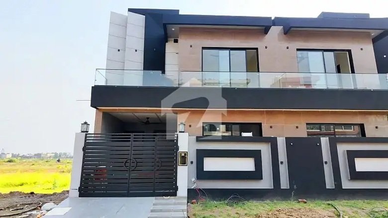 5 Marla House Is Available For Sale Khayaban-E-Amin Block C Lahore