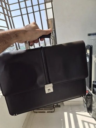 office laptop original leather bag – Like New Condition