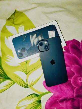 Apple iPhone 13